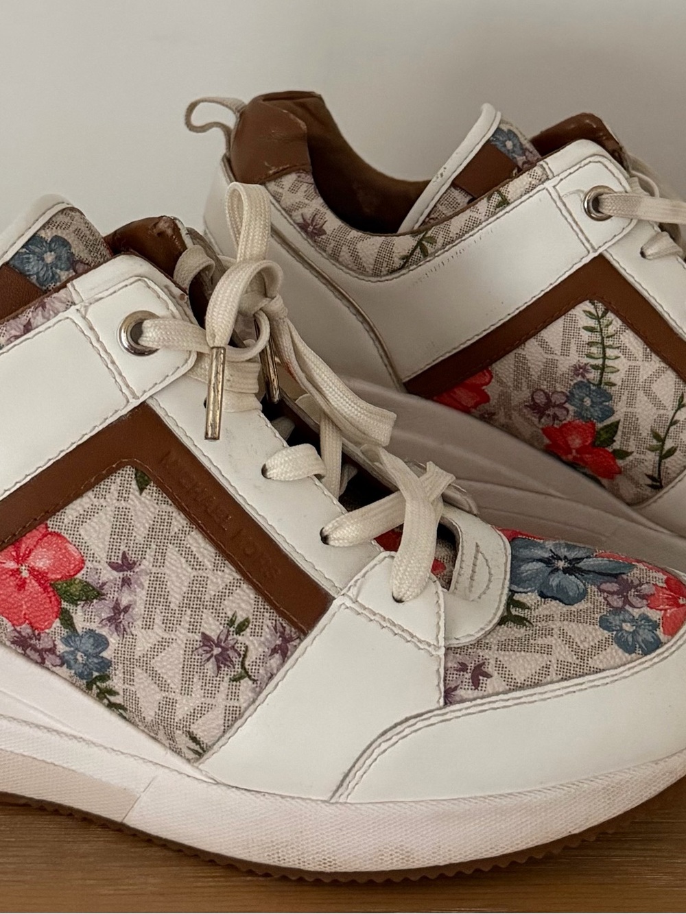 Women's Michael Kors Pink and Blue Floral Accent Leather Sneakers 8.5